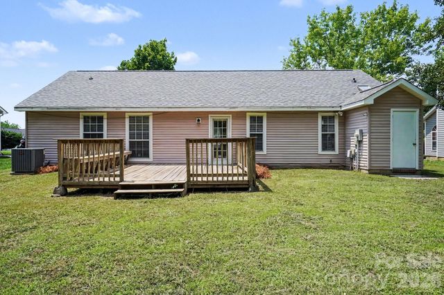 7518 Prindle Lake Drive, Charlotte, NC 28227