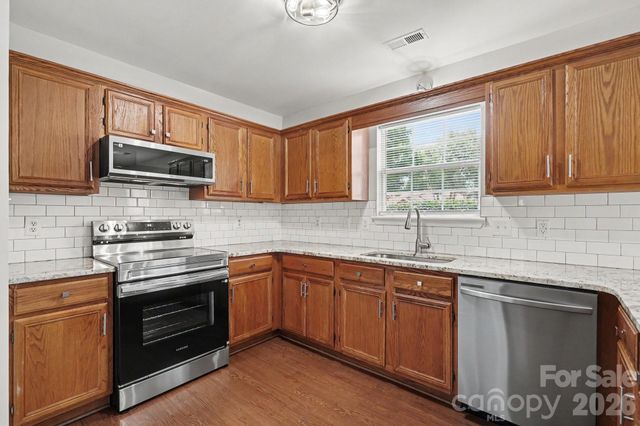 7518 Prindle Lake Drive, Charlotte, NC 28227