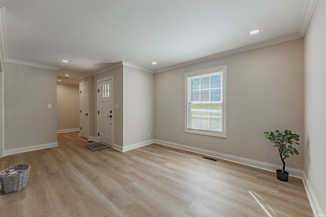 8422 Lancaster Drive, Newburgh, IN 47630