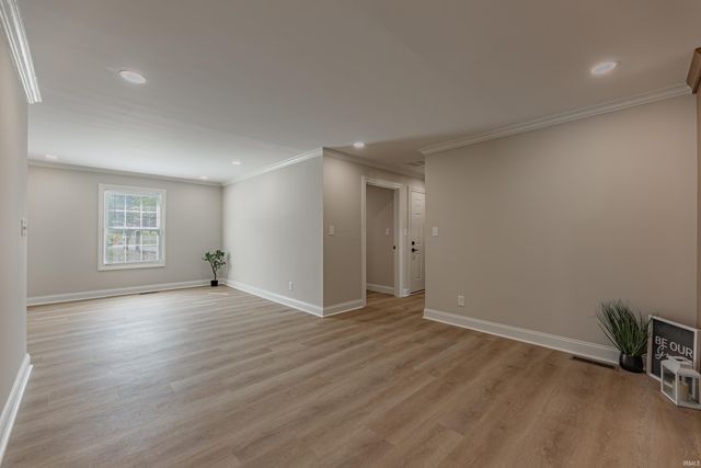 8422 Lancaster Drive, Newburgh, IN 47630