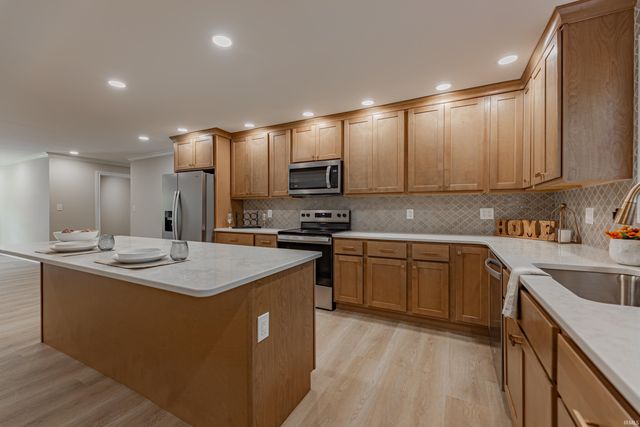 8422 Lancaster Drive, Newburgh, IN 47630
