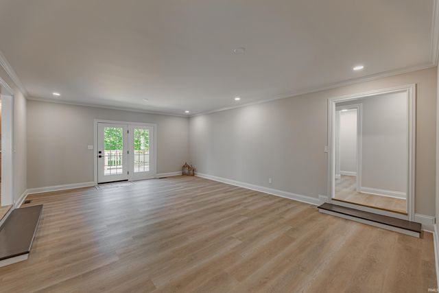 8422 Lancaster Drive, Newburgh, IN 47630