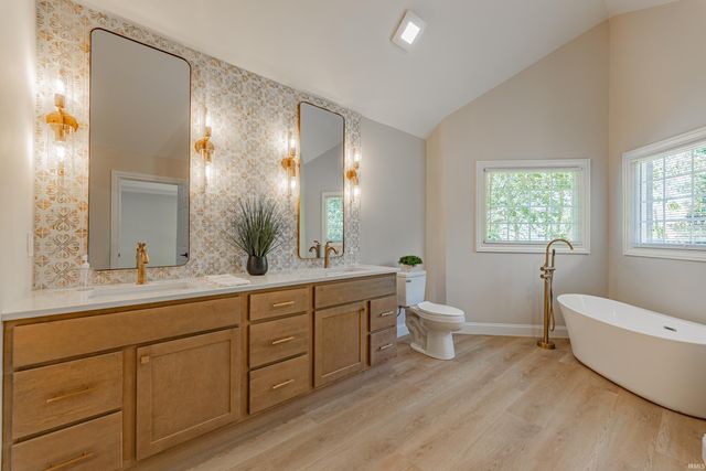 8422 Lancaster Drive, Newburgh, IN 47630