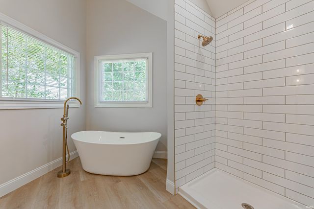 8422 Lancaster Drive, Newburgh, IN 47630