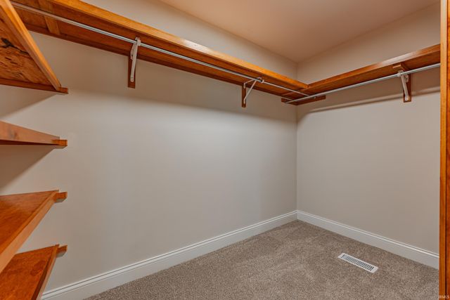 8422 Lancaster Drive, Newburgh, IN 47630
