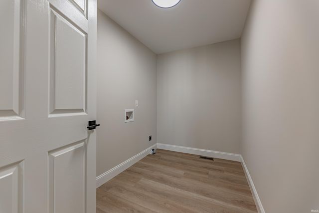 8422 Lancaster Drive, Newburgh, IN 47630