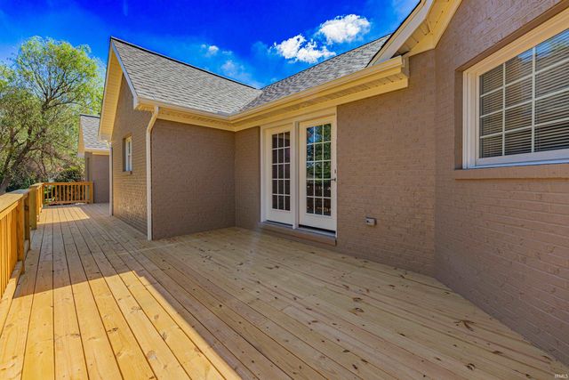 8422 Lancaster Drive, Newburgh, IN 47630