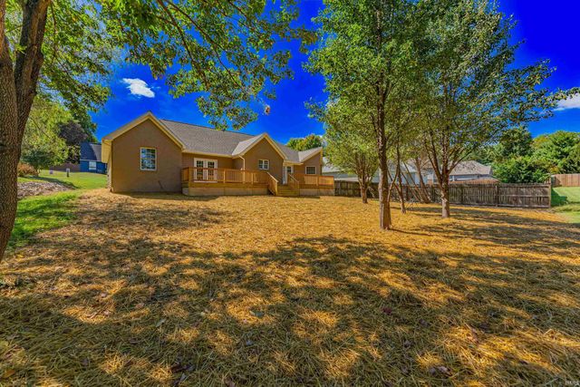 8422 Lancaster Drive, Newburgh, IN 47630