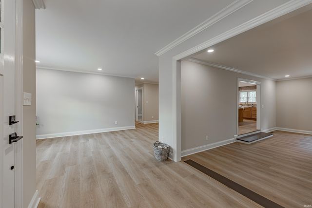 8422 Lancaster Drive, Newburgh, IN 47630
