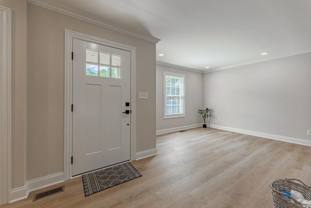 8422 Lancaster Drive, Newburgh, IN 47630