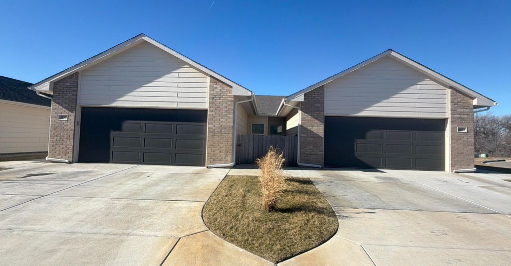 4557-4555 N Sandplum St, Wichita, KS 67205