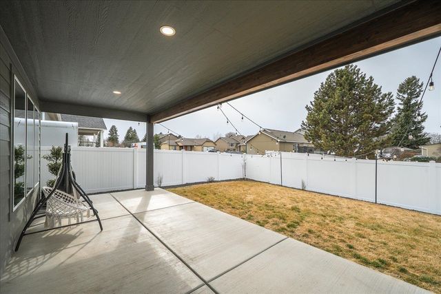 1210 S Torning Ln, Spokane Valley, WA 99037