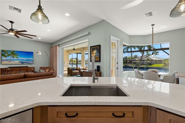 2004 SW 40th TER, Cape Coral, FL 33914