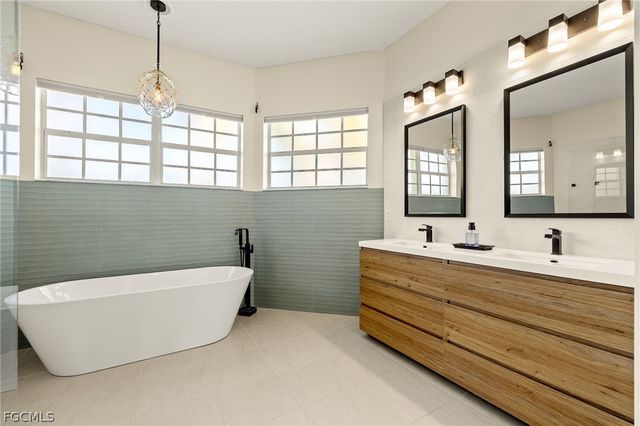 2004 SW 40th TER, Cape Coral, FL 33914