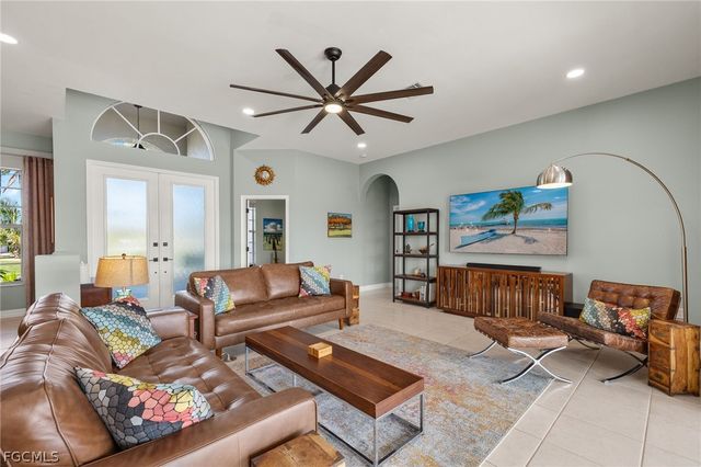 2004 SW 40th TER, Cape Coral, FL 33914