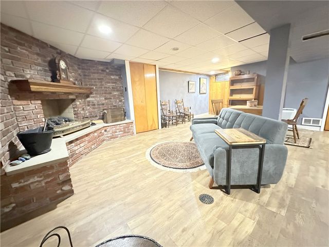 4 Emma Drive, Shaler, PA 15223