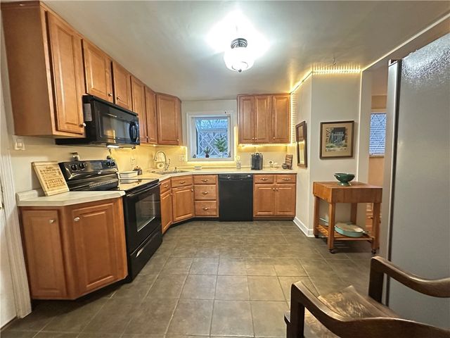 4 Emma Drive, Shaler, PA 15223