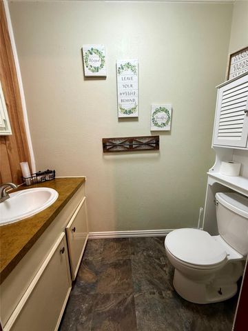 188 Oak Hollow Drive, Huntington, TX 75949