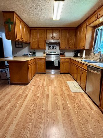 188 Oak Hollow Drive, Huntington, TX 75949