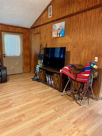 188 Oak Hollow Drive, Huntington, TX 75949