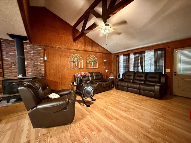 188 Oak Hollow Drive, Huntington, TX 75949