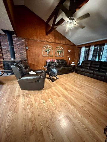 188 Oak Hollow Drive, Huntington, TX 75949