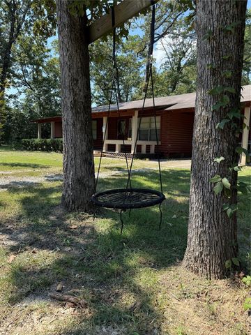 188 Oak Hollow Drive, Huntington, TX 75949