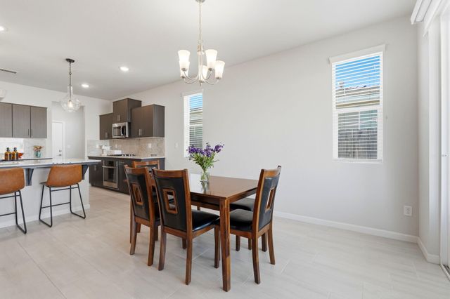 3245 Las Rosas Avenue, Clovis, CA 93619