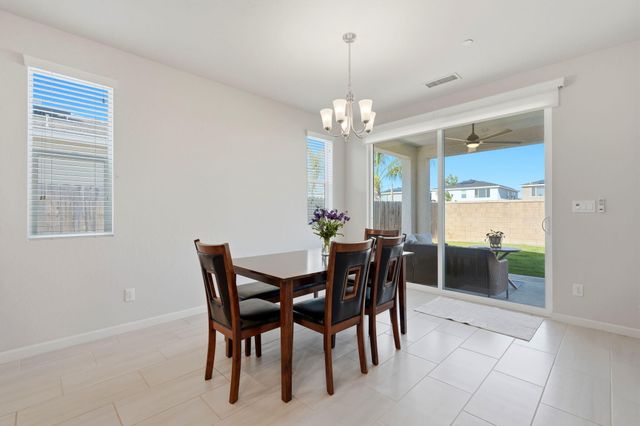 3245 Las Rosas Avenue, Clovis, CA 93619