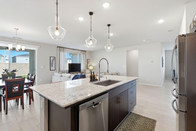3245 Las Rosas Avenue, Clovis, CA 93619