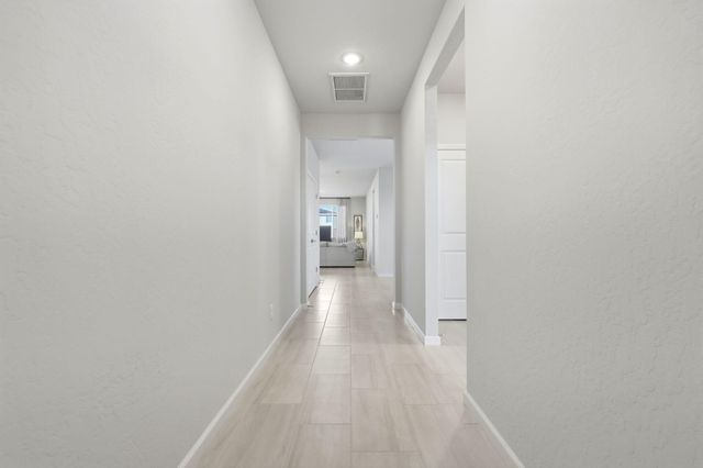 3245 Las Rosas Avenue, Clovis, CA 93619