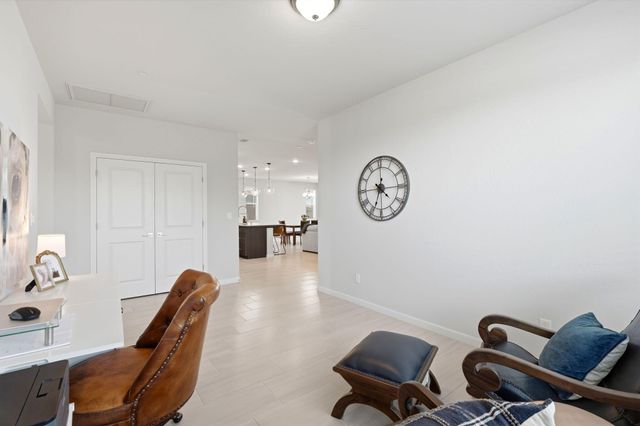 3245 Las Rosas Avenue, Clovis, CA 93619