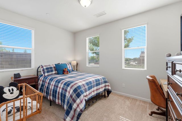 3245 Las Rosas Avenue, Clovis, CA 93619