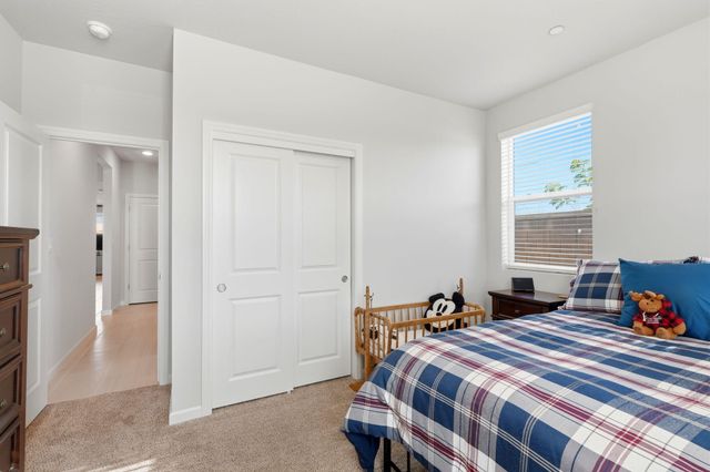 3245 Las Rosas Avenue, Clovis, CA 93619