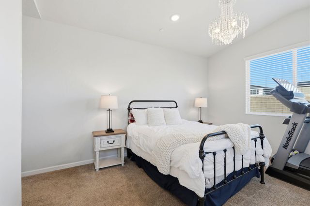 3245 Las Rosas Avenue, Clovis, CA 93619