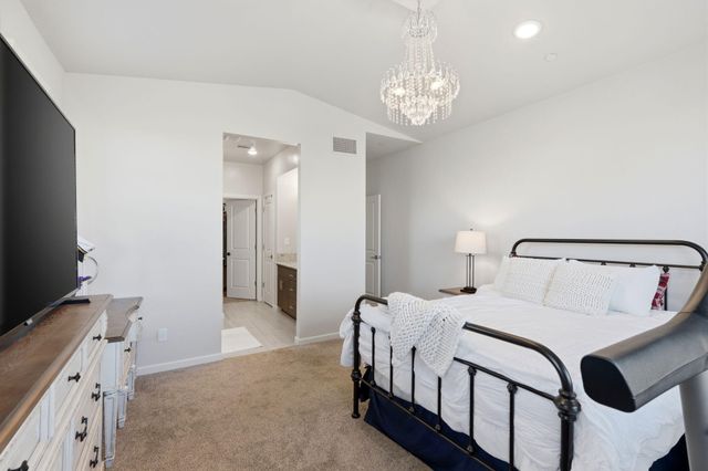 3245 Las Rosas Avenue, Clovis, CA 93619