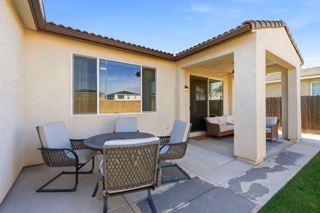 3245 Las Rosas Avenue, Clovis, CA 93619