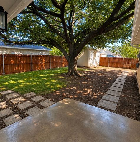 706 Crenshaw Drive, Cedar Hill, TX 75104