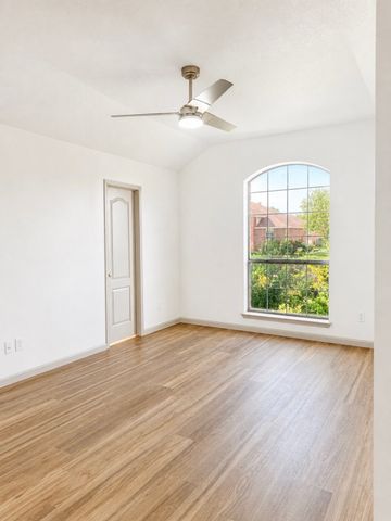 706 Crenshaw Drive, Cedar Hill, TX 75104