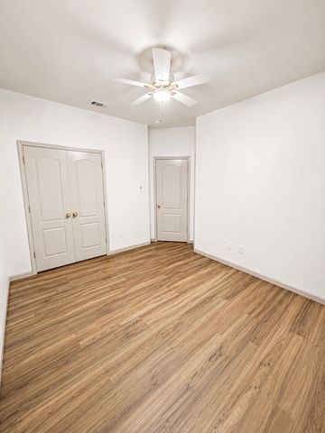 706 Crenshaw Drive, Cedar Hill, TX 75104