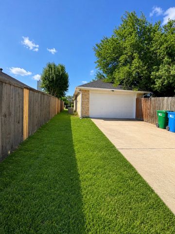 706 Crenshaw Drive, Cedar Hill, TX 75104