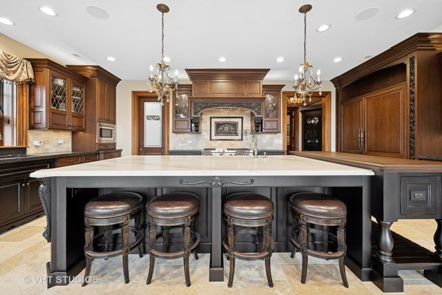 546 Oak Knoll Road, Barrington Hills, IL 60010