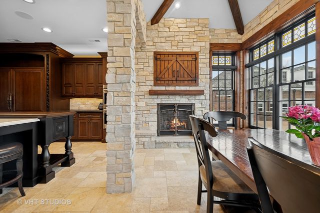 546 Oak Knoll Road, Barrington Hills, IL 60010