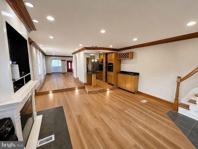 719 FARRAGUT PL NE, Washington, DC 20017