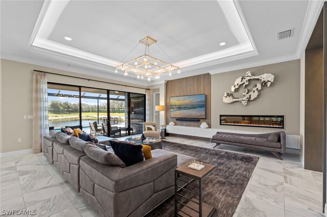 4032 Nova LN, Naples, FL 34119