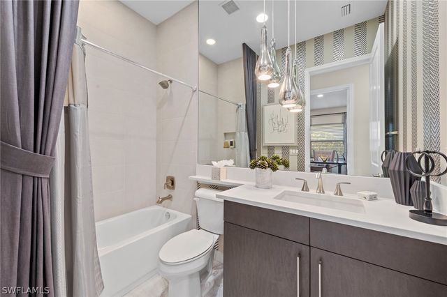 4032 Nova LN, Naples, FL 34119