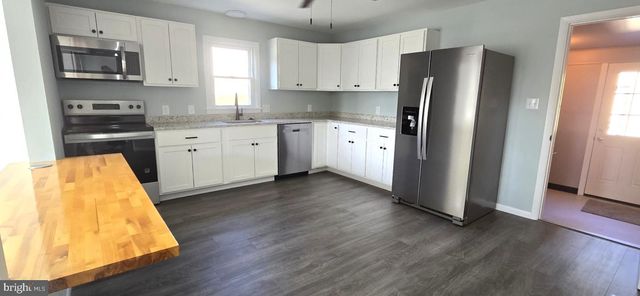 9258 TOMSTOWN RD, Waynesboro, PA 17268