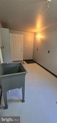 9258 TOMSTOWN RD, Waynesboro, PA 17268