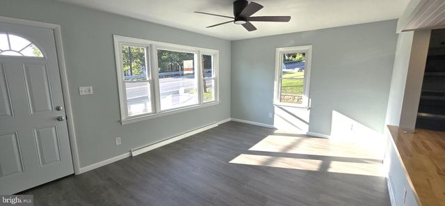 9258 TOMSTOWN RD, Waynesboro, PA 17268