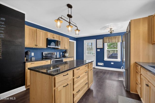 715 Church Road, Glenville, NY 12302